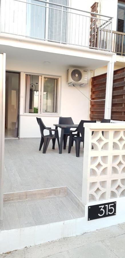 Eros Maisonette In Latchi Area Just 700 Meters Or One-Minute Drive From Polis Municipal Beach Exterior foto